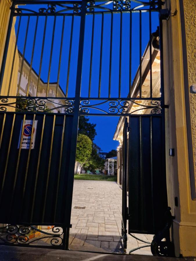 Serra Di Mare Casa Con Giardino Livorno Exterior foto