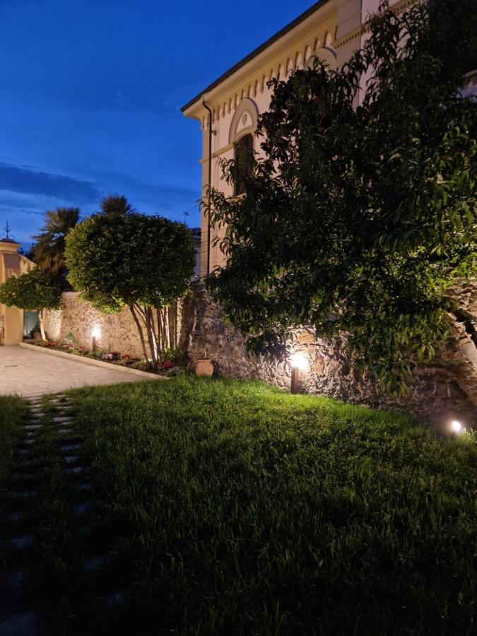 Serra Di Mare Casa Con Giardino Livorno Exterior foto